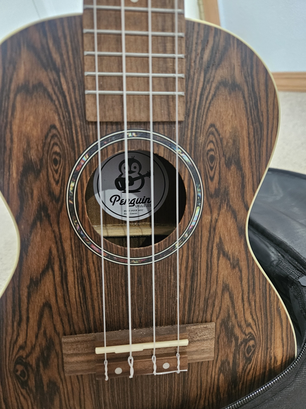 Concert Ukulele - Picture 3 of 10